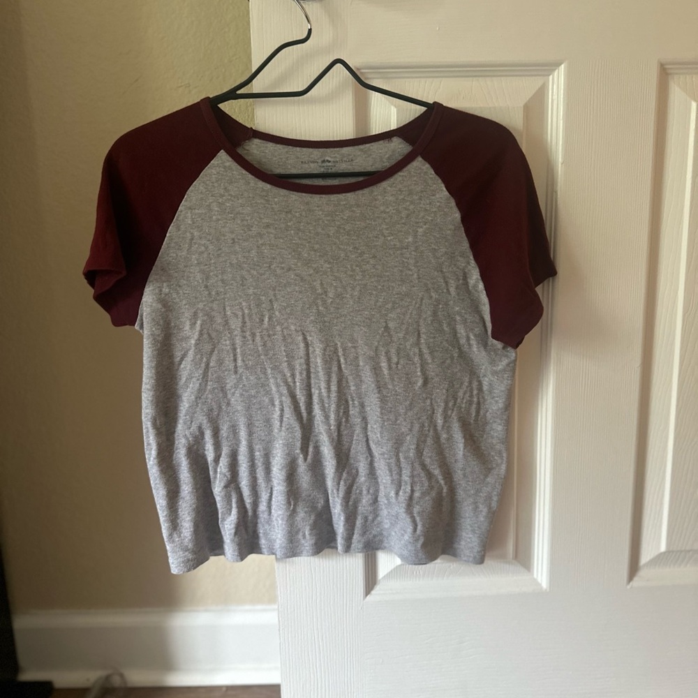 Brandy Melville Raglan Crop Top Tee